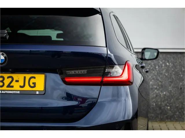 BMW 3 Serie Touring 320i Sportline 2021 Benzine 25