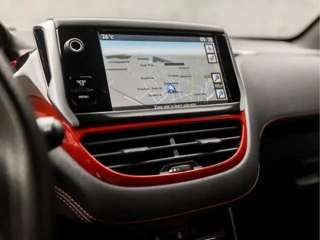 Peugeot 208 1.6 THP GTi 2013 Benzine 8