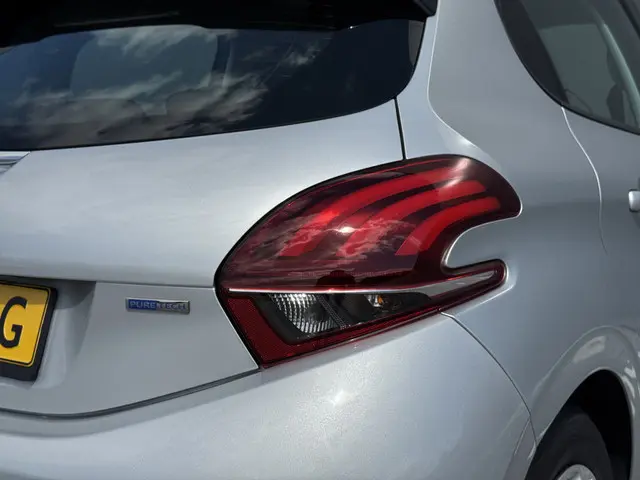 Peugeot 208 1.2 PureTech Blue Lion 2017 Benzine 17