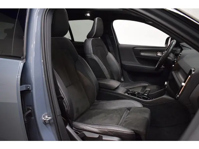 Volvo XC40 T3 163pk AUT8 R-Design 2019 Benzine 15