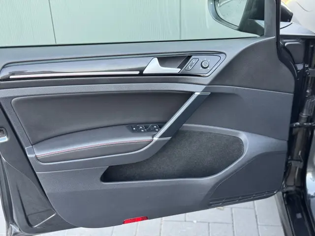 Volkswagen Golf 2.0 TSI GTI Performance 2015 Benzine 24
