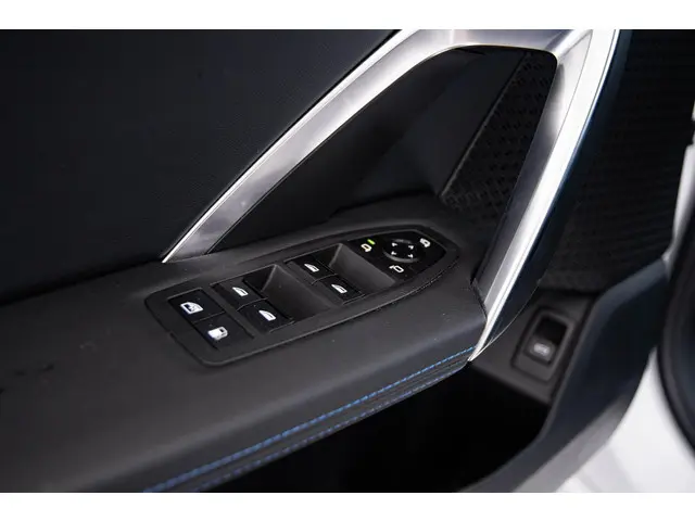 BMW X1 xDrive25e 2024 Hybride Benzine 33