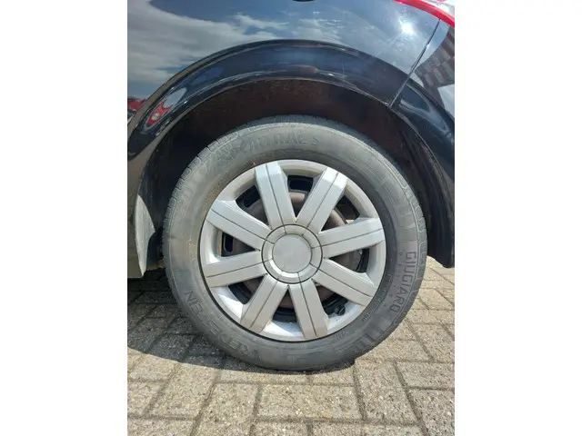 Peugeot 208 1.0 VTi LIKE 2014 Benzine 20