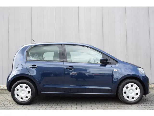 SEAT Mii 1.0 Style 5Drs Dynamic 2014 Benzine 4