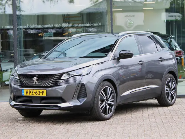 Peugeot 3008 1.6 HYbrid 225 GT 2021 Hybride Benzine 5