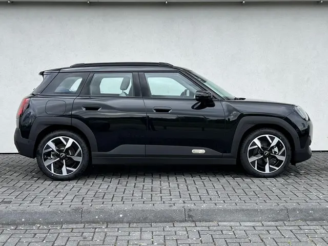 MINI Aceman Mini E Classic S 42.5 kWh 2025 Elektrisch 8