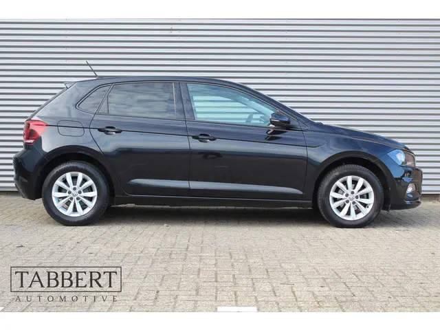 Volkswagen Polo 1.0 TSI Highline Zwart 5dr 2018 Benzine 6