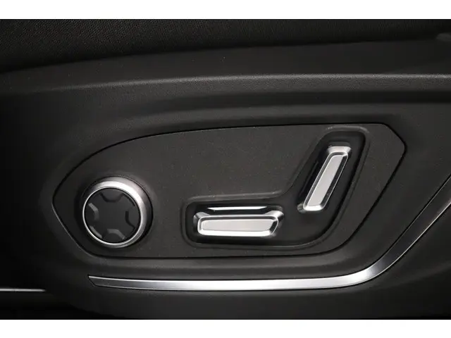Lynk & Co 01 1.5 2025 Hybride Benzine 29