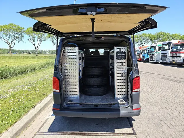 Volkswagen Transporter 2.0 TDI 2020 Diesel 13