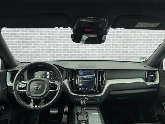 Volvo XC60 2.0 T6 AWD R-Design 2018 Benzine 4