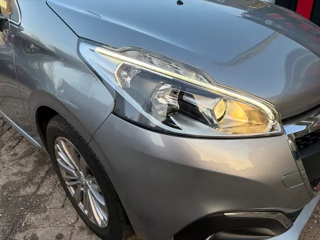 Peugeot 208 1.2 PureTech Allure 2019 Benzine 9
