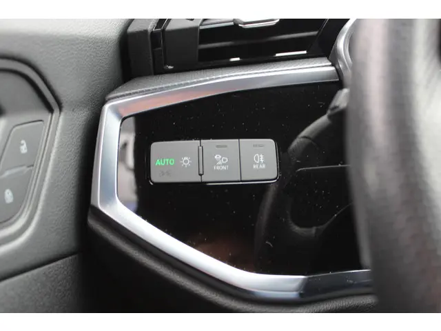Audi Q3 35 TFSI S edition 2021 Benzine 40