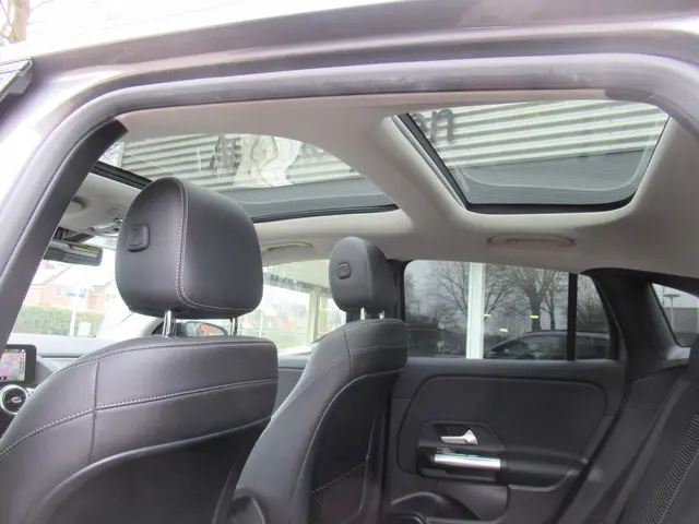 Mercedes-Benz GLA 200 Trekhaak/Panoramadak 2021 Benzine 3