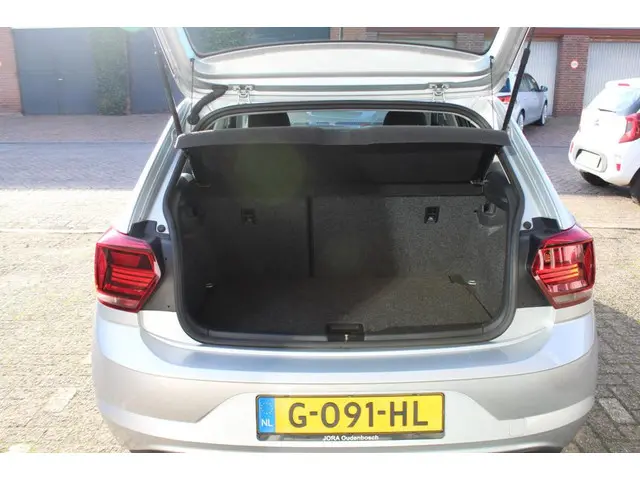 Volkswagen Polo 1.0 TSI Comfortline 2019 Benzine 6