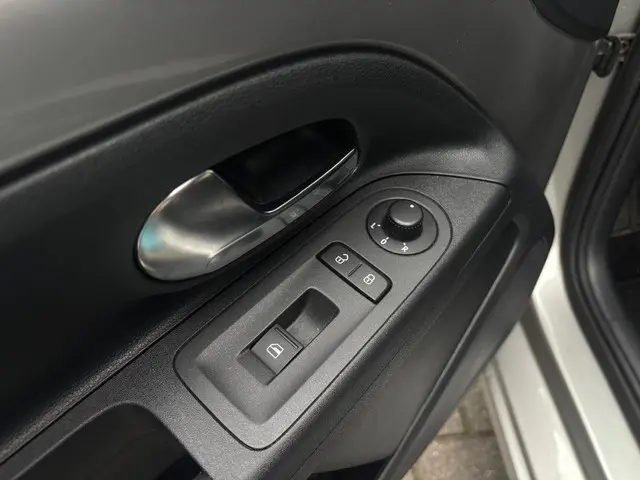 Volkswagen up! 1.0 high up! BlueMotion 2014 Benzine 19
