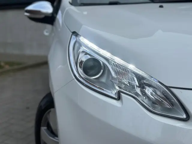 Peugeot 2008 1.2 PureTech Pano - Cruise - Navi 2014 Benzine 8