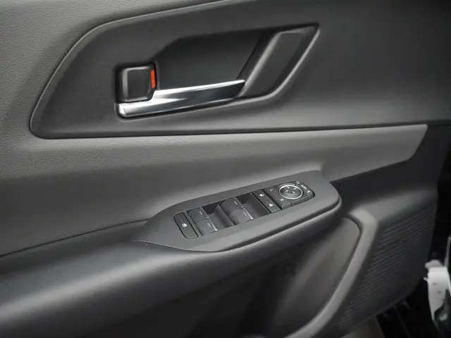 Toyota Prius 2.0 Plug-in Executive 2023 Hybride Benzine 20