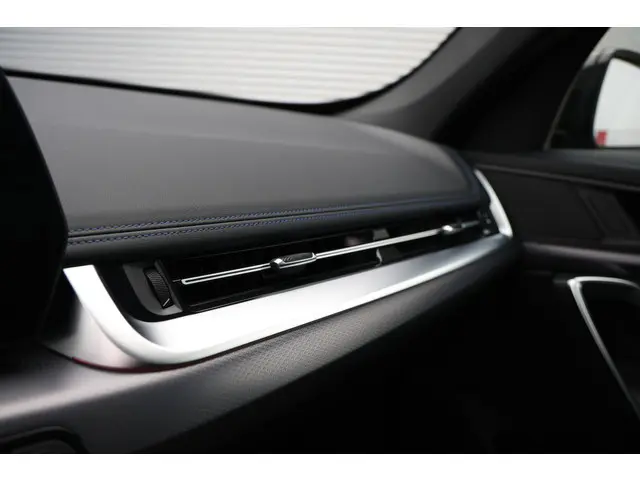 BMW X1 sDrive20i 170pk M-Sport Black Ed. 2023 Benzine 37