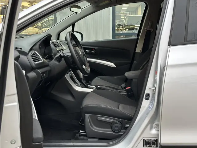 Suzuki S-Cross SX4 1.6 Exclusive 2015 Benzine 30