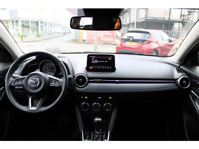 Mazda 2 1.5 Skyactiv-G Luxury 2022 Benzine 26