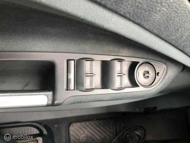 Ford C-MAX 1.0 Titanium 2013 Benzine 12
