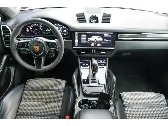 Porsche Cayenne 3
