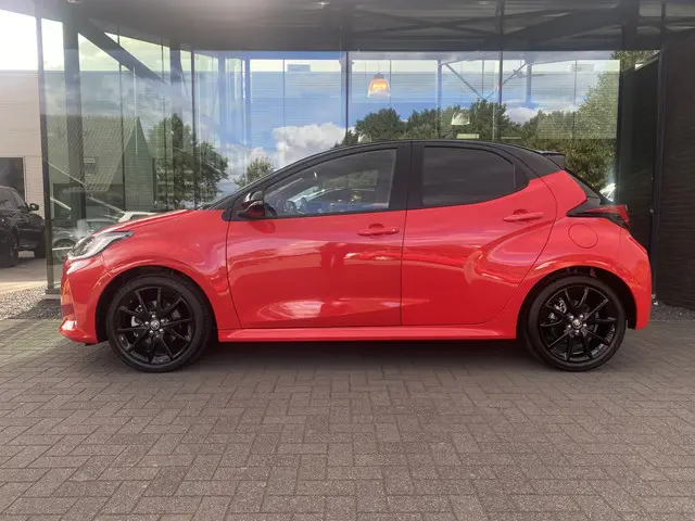 Toyota Yaris 1.5 Hybrid Executive 2023 Hybride Benzine 10