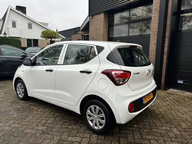 Hyundai i10 1.0i i-Motion 2017 Benzine 3