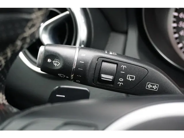 Mercedes-Benz GLA 180 Ambition 2015 Benzine 20