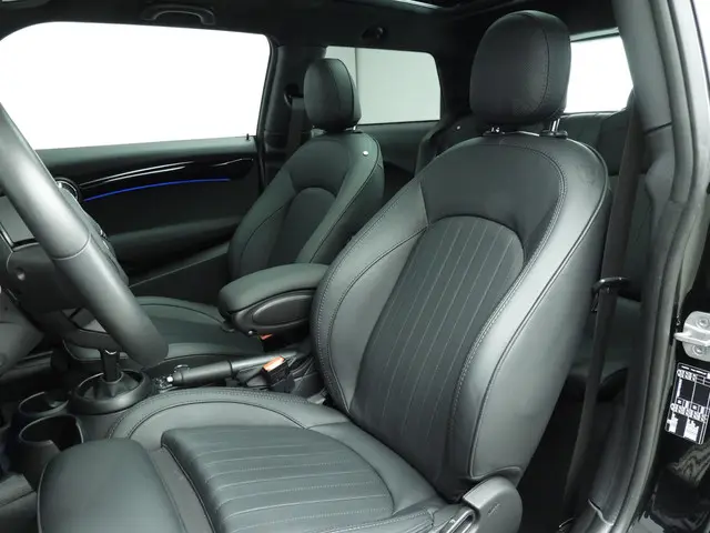 MINI 3-Deurs Cooper Rockingham GT 2024 Benzine 7