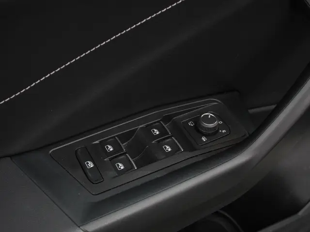 Volkswagen T-Roc 1.5 TSI R-Line+ 2025 Benzine 12