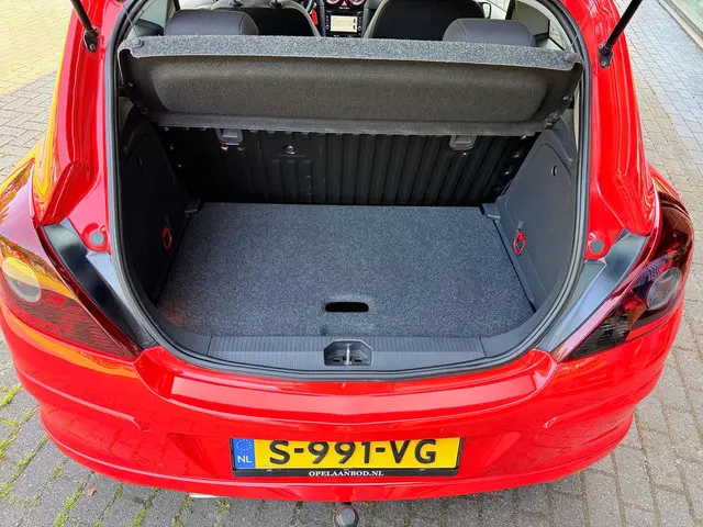Opel Corsa 1.4-16V COLOR OPC LINE 2013 Benzine 13