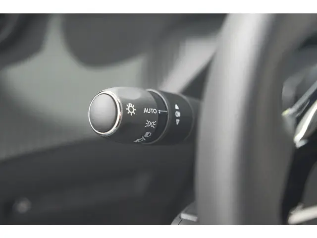 Peugeot 2008 PureTech 130 EAT8 GT 2024 Benzine 41