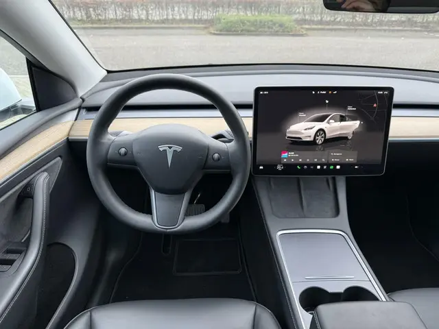 Tesla Model Y Performance AWD 75 kWh 2022 Elektrisch 11