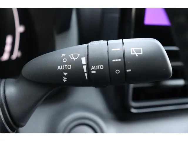 Toyota Yaris 1.5 Hybrid 115 Dynamic, 2025 Hybride Benzine 25