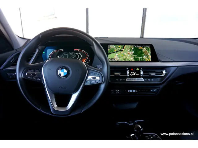 BMW 1 Serie 118i Sport-line 2020 Benzine 10