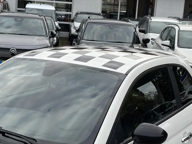 Fiat 500 1.4-16V Abarth 2013 Benzine 16