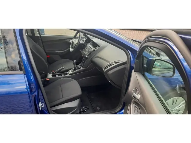 Ford Focus 1.0 Trend 2018 Benzine 6