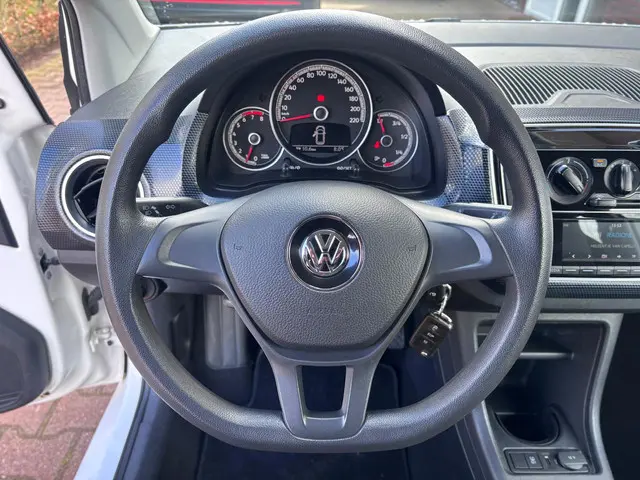 Volkswagen up! 1.0 BMT take up! 2017 Benzine 20