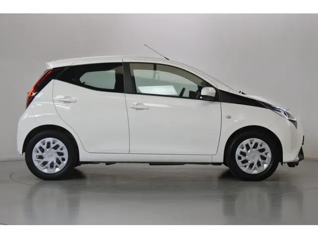 Toyota Aygo 1.0 VVT-i X-play 2020 Benzine 9