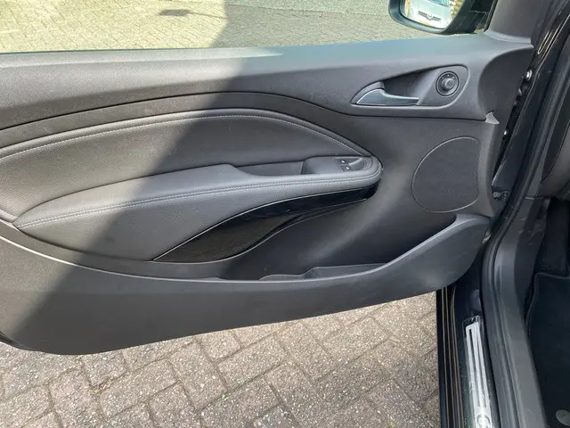 Opel ADAM 1.0 Turbo Rocks 2016 Benzine 14