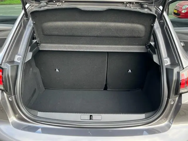 Peugeot 208 1.2 PureTech Allure 2022 Benzine 21