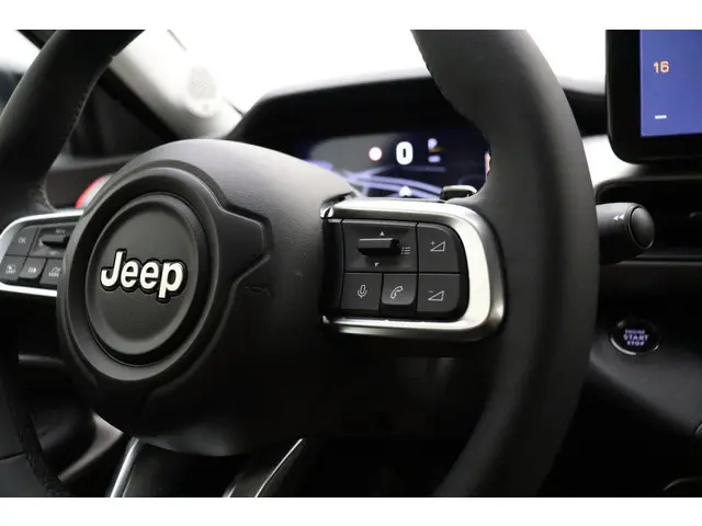 Jeep Avenger 1.2 e-Hybrid Summit 2025 Hybride Benzine 32