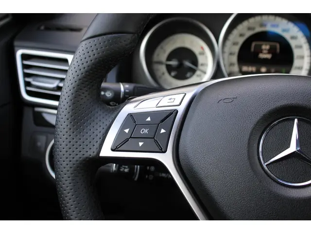 Mercedes-Benz E-Klasse Cabrio 400 AMG 2014 Benzine 26