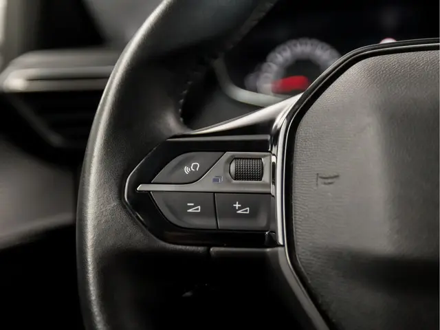 Peugeot 208 1.2 PureTech Sport 2020 Benzine 18