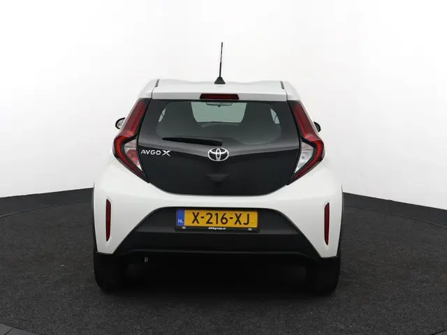 Toyota Aygo X 1.0 VVT-i MT Play 2024 Benzine 34