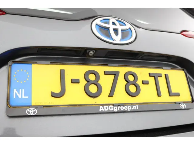 Toyota Prius 1.8 Plug-in Executive 2019 Hybride Benzine 37