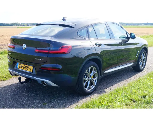 BMW X4 XDrive High Executive 3.0i upgrade 2018 Benzine 3