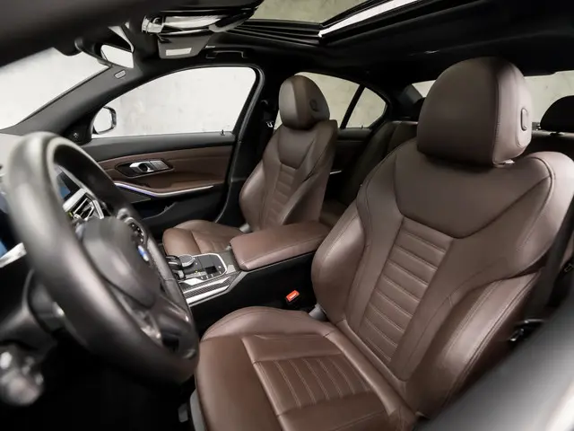 BMW 3 Serie M340i xDrive High Executive 2021 Benzine 14