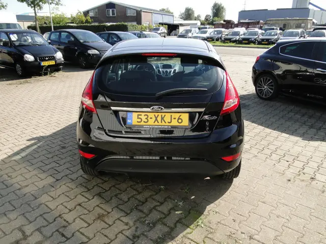 Ford Fiesta 1.25 Titanium 2012 Benzine 2